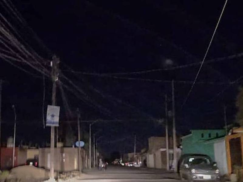 CFE deja sin luz a 80 mil usuarios