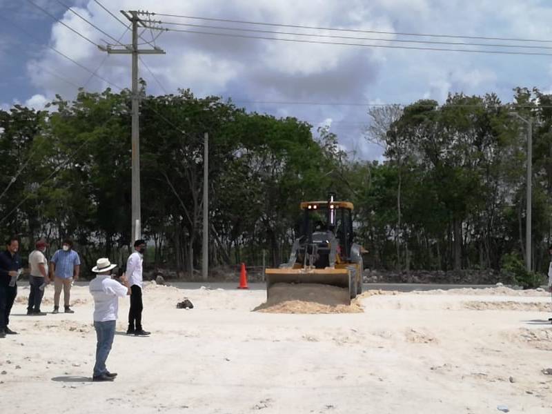 Evitan vecinos el cierre del acceso al fraccionamiento Galaxias Itzales