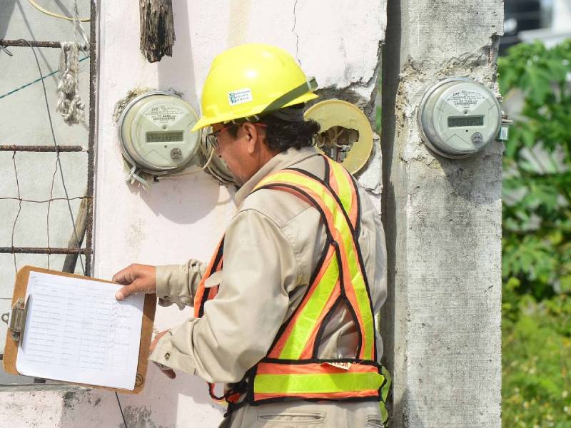 Fallas de luz en Villas del Sol, por vandalismo CFE