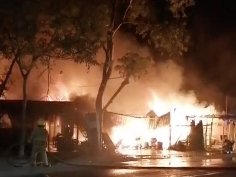 Incendio deja sin hogar a 6 familias