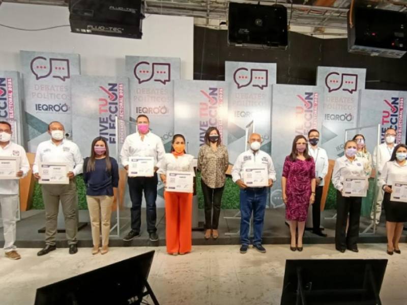 Intenso debate de candidatos a la presidencia municipal de Othón P. Blanco