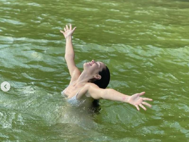 (FOTOS) Camila Sodi enciende redes con sus vacaciones en Bacalar