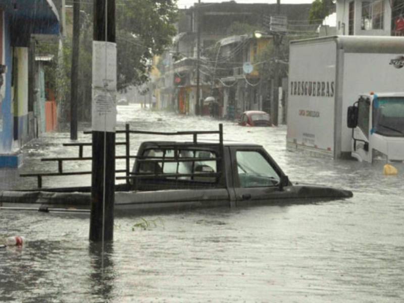 Tormenta deja sin servicio de agua y luz a Reynosa