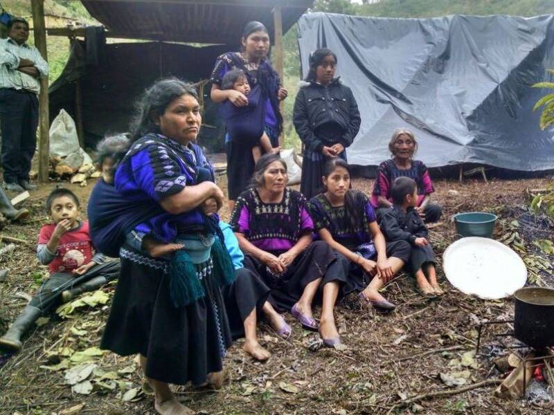 Indígenas de Chiapas (otra vez) bajo ataque, huyen a las montañas