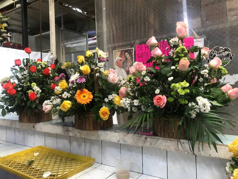 Hay 32 millones de flores para regalar a las mamás en México