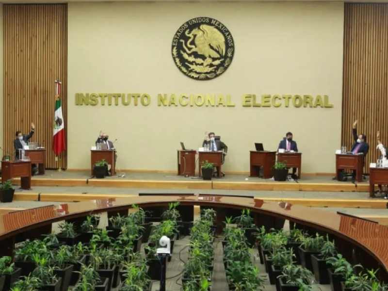 INE desembolsa 42.9 mdp en clips, dedales, lápicesÔǪ