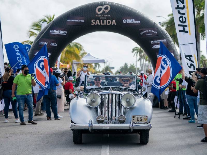 Etapa de apertura del Rally Maya en Campeche y con ello el primer accidente en la historia de la prueba