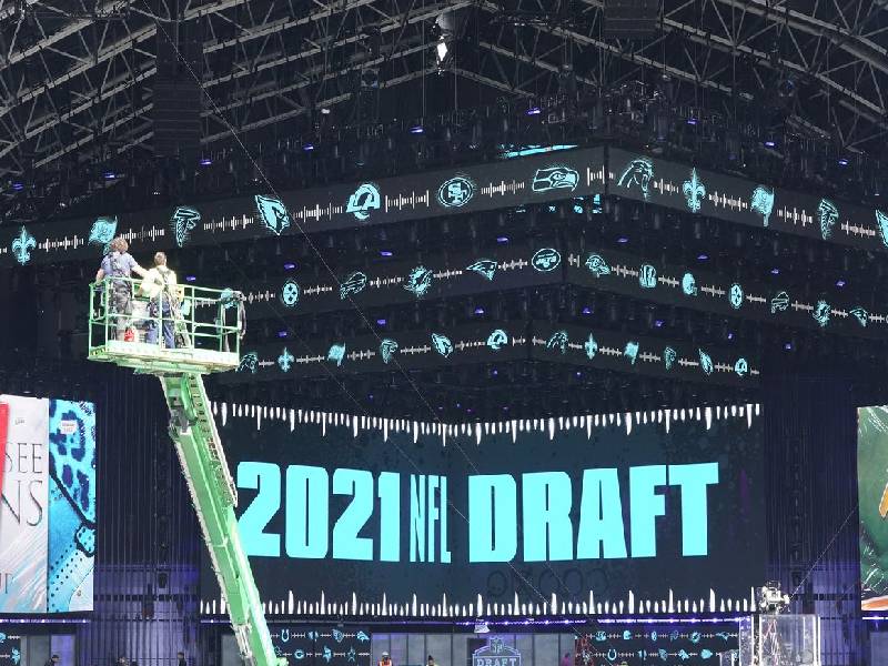 Los mejores jugadores disponibles para las rondas finales del Draft 2021 de la NFL