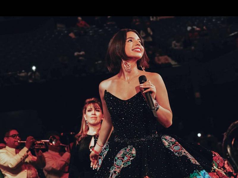 ¡No habrá multa! ángela Aguilar no contravino la Ley con el himno nacional