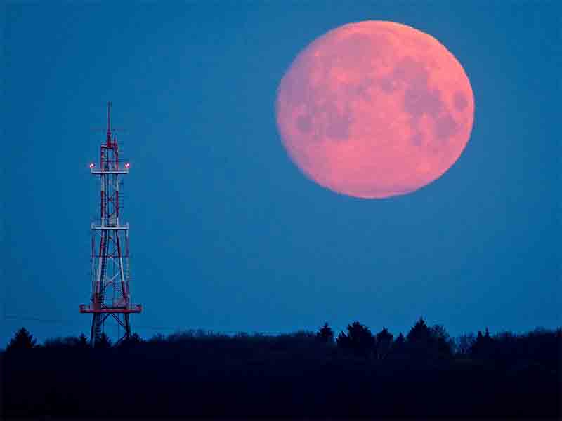 última luna de primavera