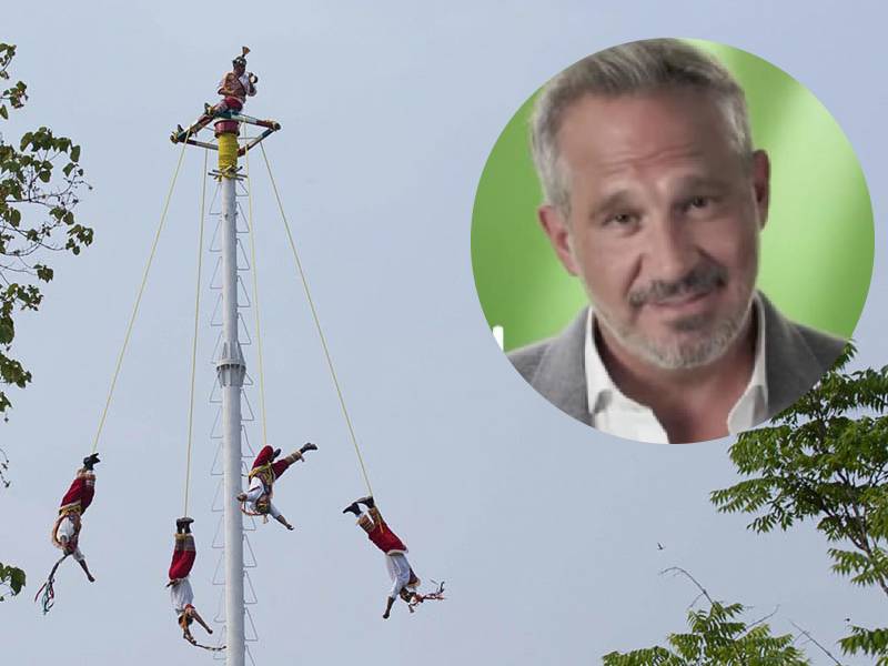 Así se disculpa Arath de la Torre tras burlase de los voladores de Papantla