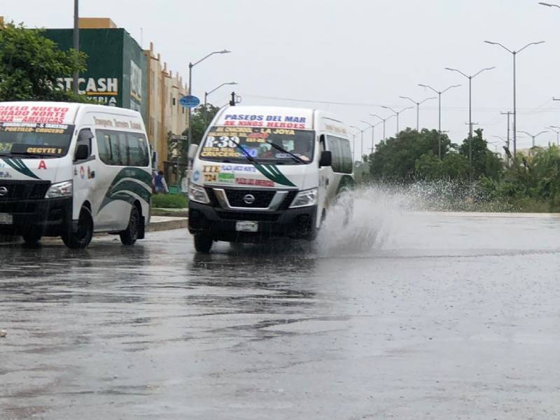 Azota Chaac al centro de Cancún; fotos y videos de las lluvias