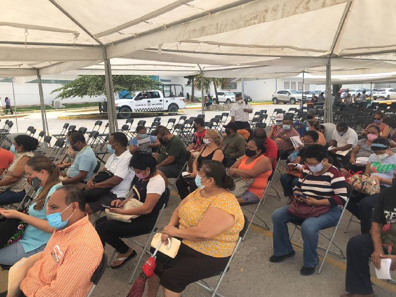 Cancún Inicia vacunación para población de 50-59 años