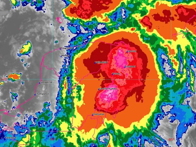 Continúan las fuertes lluvias en Quintana Roo; sistema de baja presión hace de las suyas