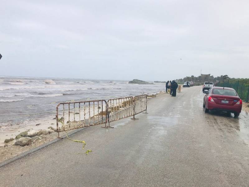 Deslaves y apagones en Tulum; las lluvias causas afectaciones