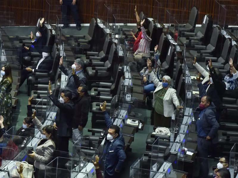 Diputados del PRI piden recursos federales para consultas populares