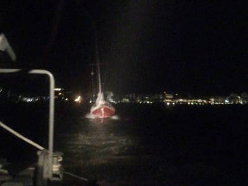 Marina rescata a estadounidenses a la deriva en Puerto Morelos