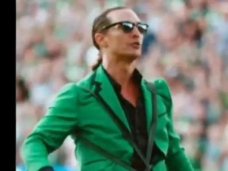 VIDEO: Con intensas porras y un bongó Matthew McConaughey prende a la afición del Austin FC