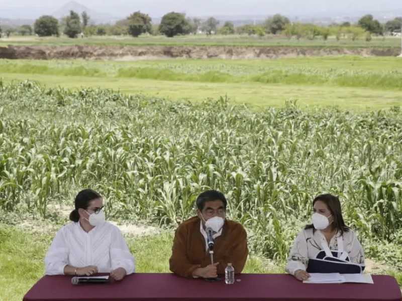 Gobernador Barbosa visita socavón en Santa María Zacatepec