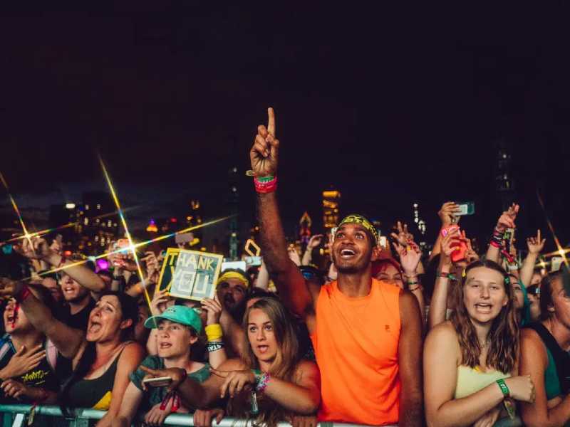 Regalarán boletos para el Lollapalooza a quienes se vacunen contra el Covid-19