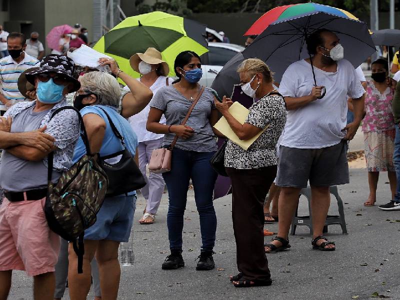 Personas de 30 años, blanco del Covid-19