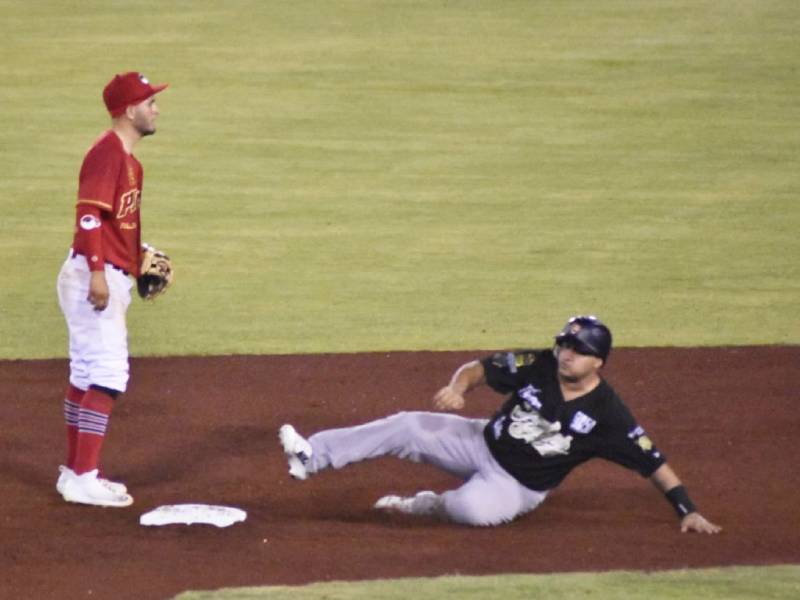 Piratas se queda con la victoria ante Tigres; empareja la serie