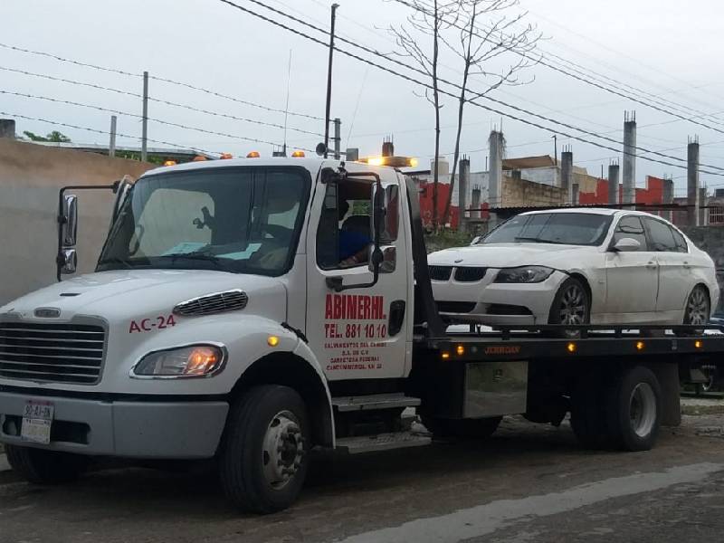 Recuperan autos robados en poblado de Cancún