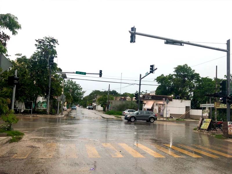 Reportan falta de luz causada por las lluvias en Tulum
