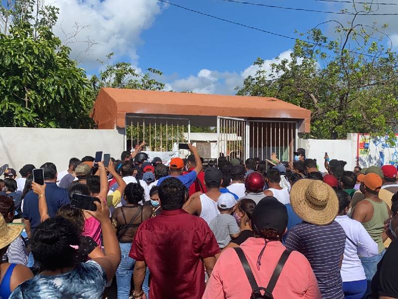 Retraso en apertura de casillas en Rancho Viejo Cancún