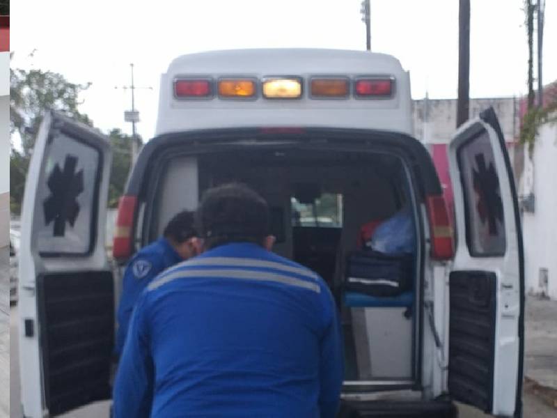 Tras una discusión, mujer agrede a su pareja y huye de la policía