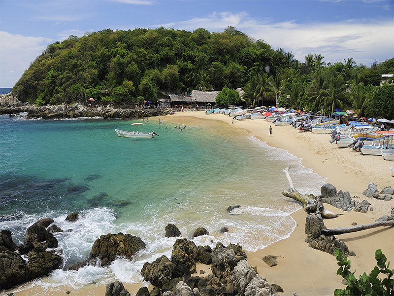 Muere niño de 5 años en Puerto Escondido, Oaxaca; lo arrastró una ola