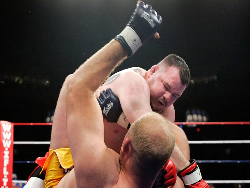 Luchador Travis Fulton es hallado muerto en cárcel de EU