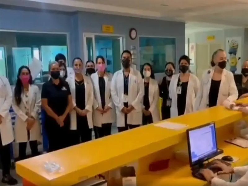 Médicos y padres de niños con cáncer exigen medicamentos a AMLO