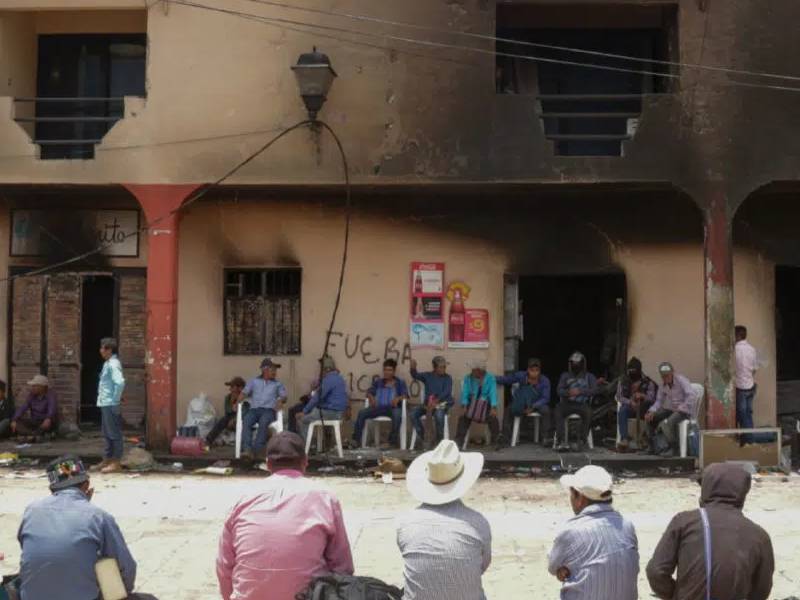 El Machete toma cabecera municipal de Pantelhó, Chiapas