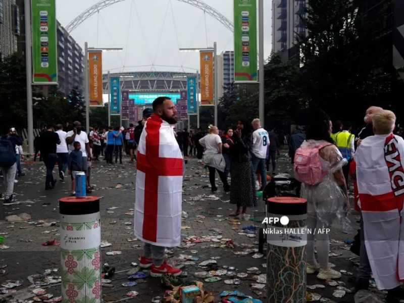 Aficionados desatan caos previo a la final de la Eurocopa