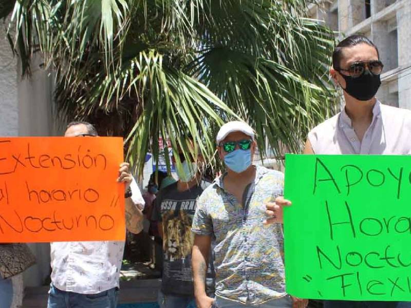 Pese a latente semáforo rojo, exigen ampliación de horarios