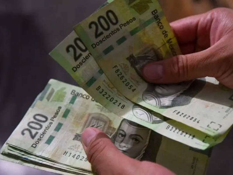 Querían retirar 600 mil millones de pesos y fueron detenidos por presentar documentos falsos