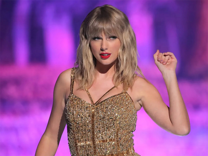 Taylor Swift llega a TikTok recreando sus looks pasados