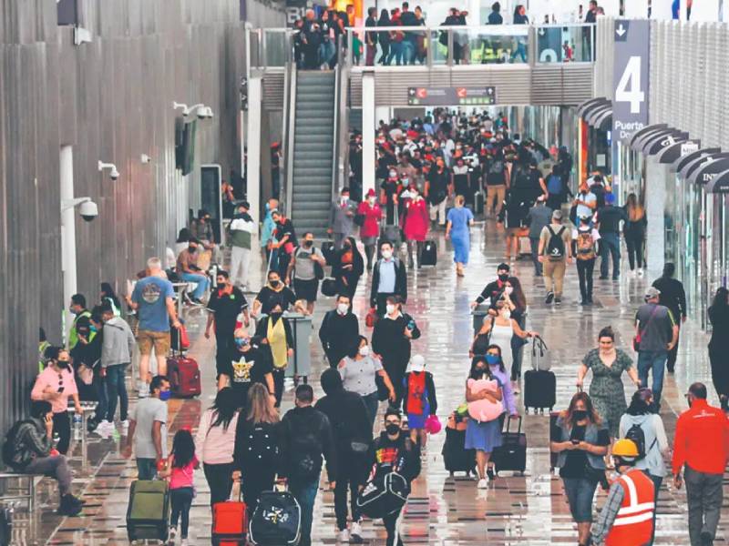 MEXICANOS EN EL AEROPUERTP