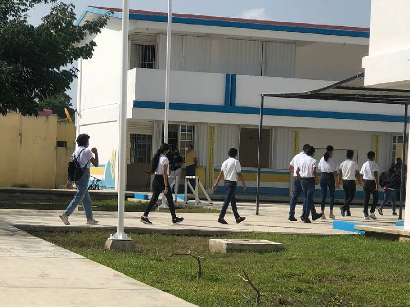 Solo 41 escuelas públicas vuelven a clases presenciales