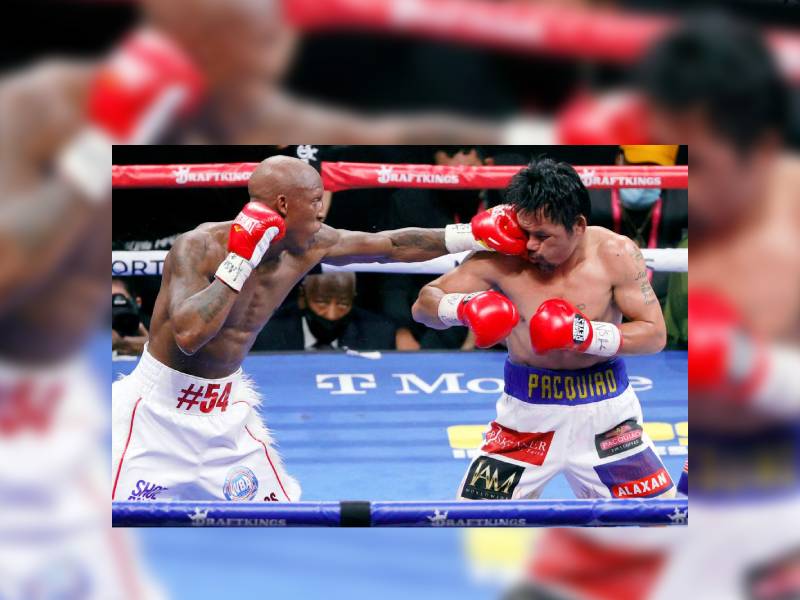 Cubano Ugás sorprende a Pacquiao, que especula con su retiro