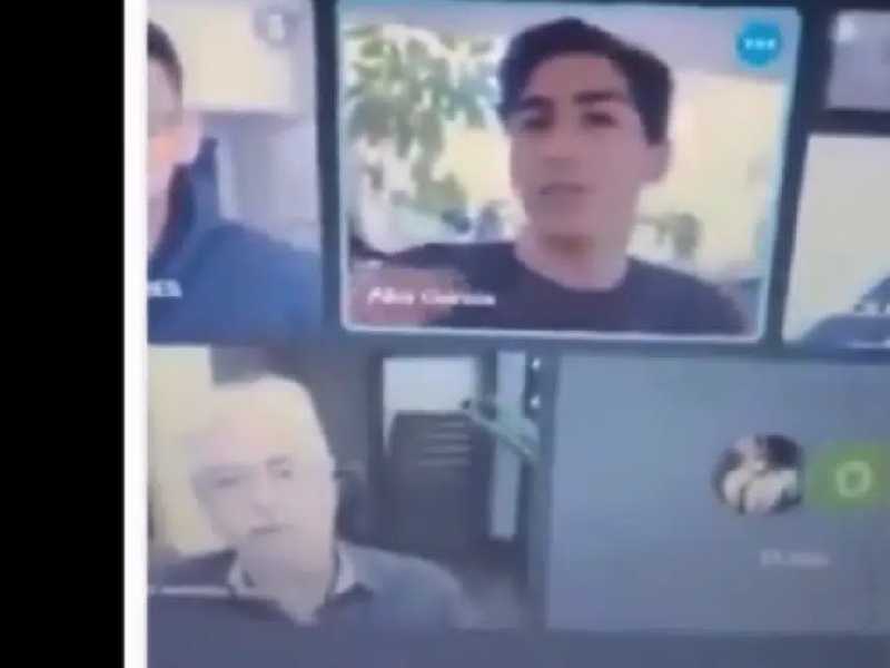 "Tengo que sentirme en confianza y usted no lo hace", reclama alumno