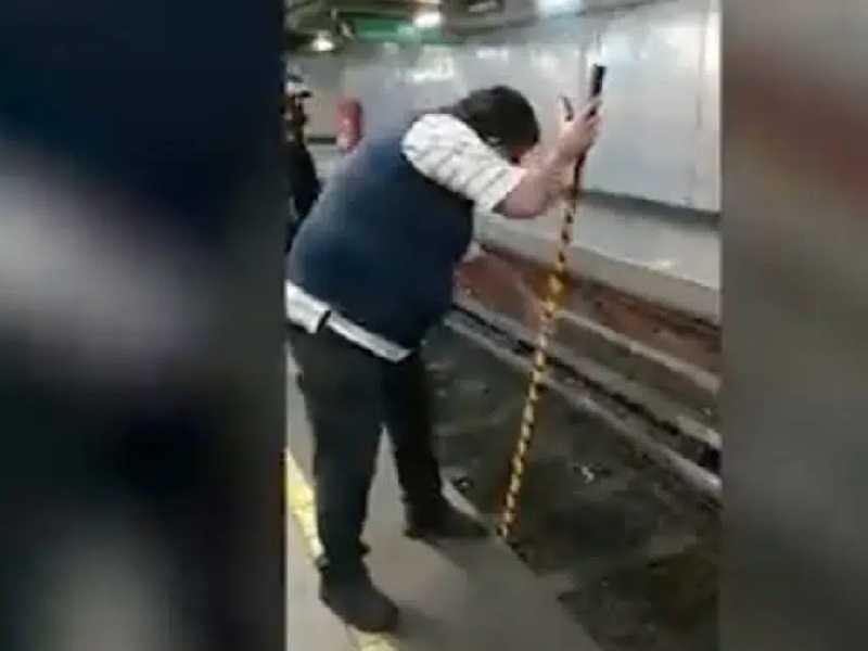 VIDEO. Recobran celular de vías del Metro; piden a usuarios más cuidado