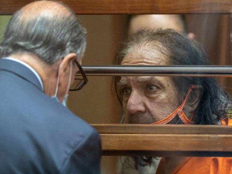 Actor porno Ron Jeremy es acusado de abusar sexualmente de 21 mujeres