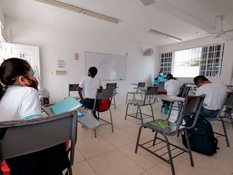 Seguro de alumnos no cubre contagios de Covid-19