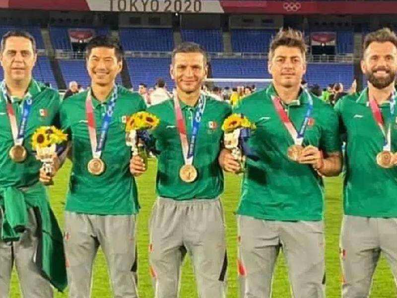 Con medalla olímpica, Jaime Lozano deja riendas del TRI sub 23