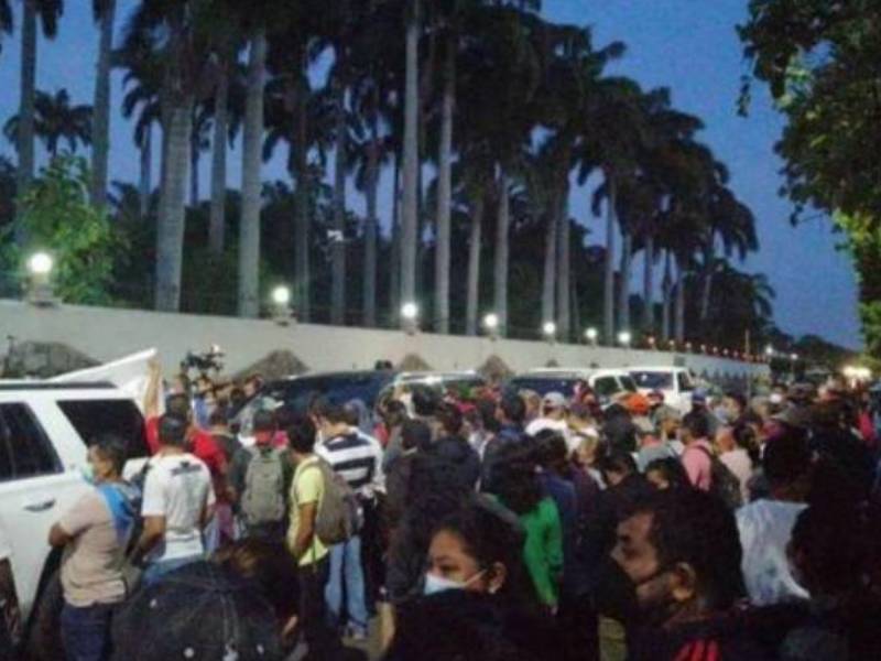 Maestros de la CNTE liberan a AMLO