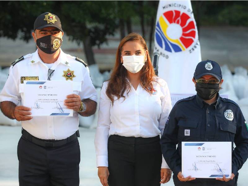 Policía