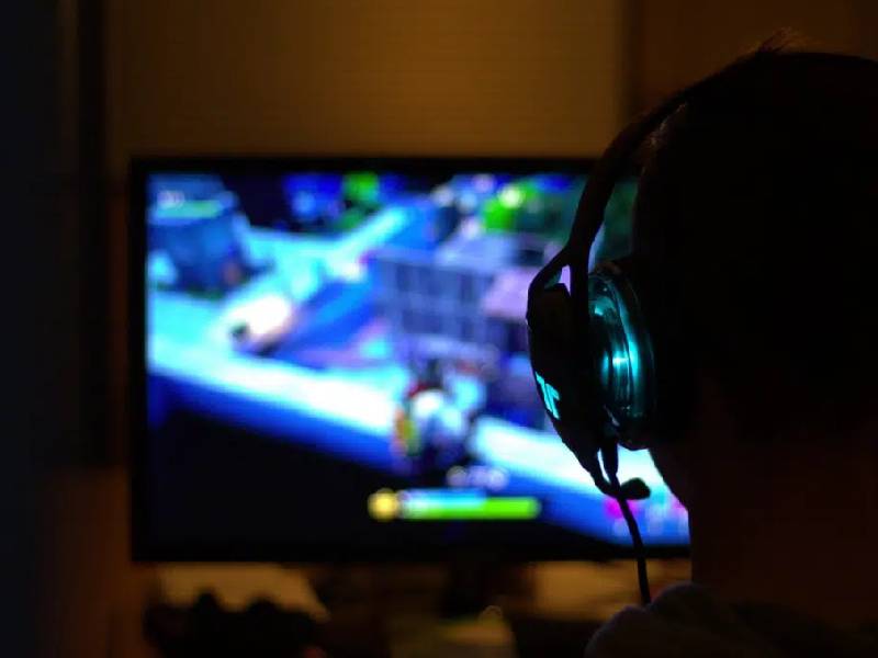 ¡Solo tres horas! juegos de línea limitados para menores de edad en China