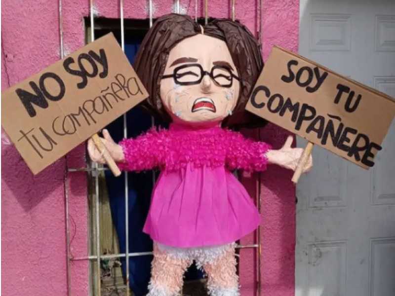 No es piñata, es piñate. Crean piñata por "Compañere"